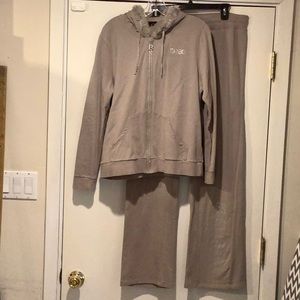 BCBG MAXAZRIA XL taupe pants & hooded jacket set